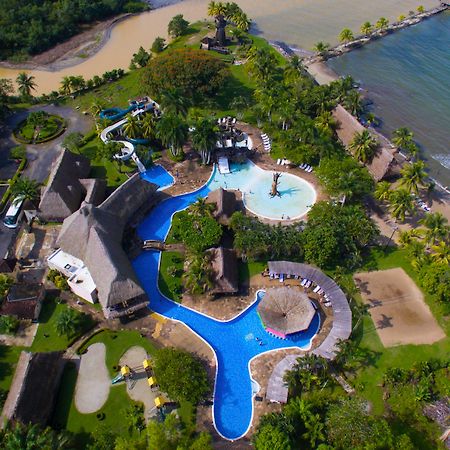 Amatique Bay Hotel Puerto Barrios Bagian luar foto
