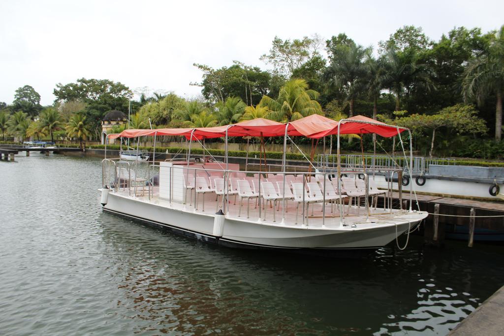 Amatique Bay Hotel Puerto Barrios Bagian luar foto