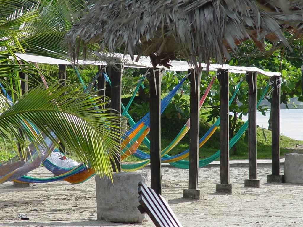 Amatique Bay Hotel Puerto Barrios Bagian luar foto