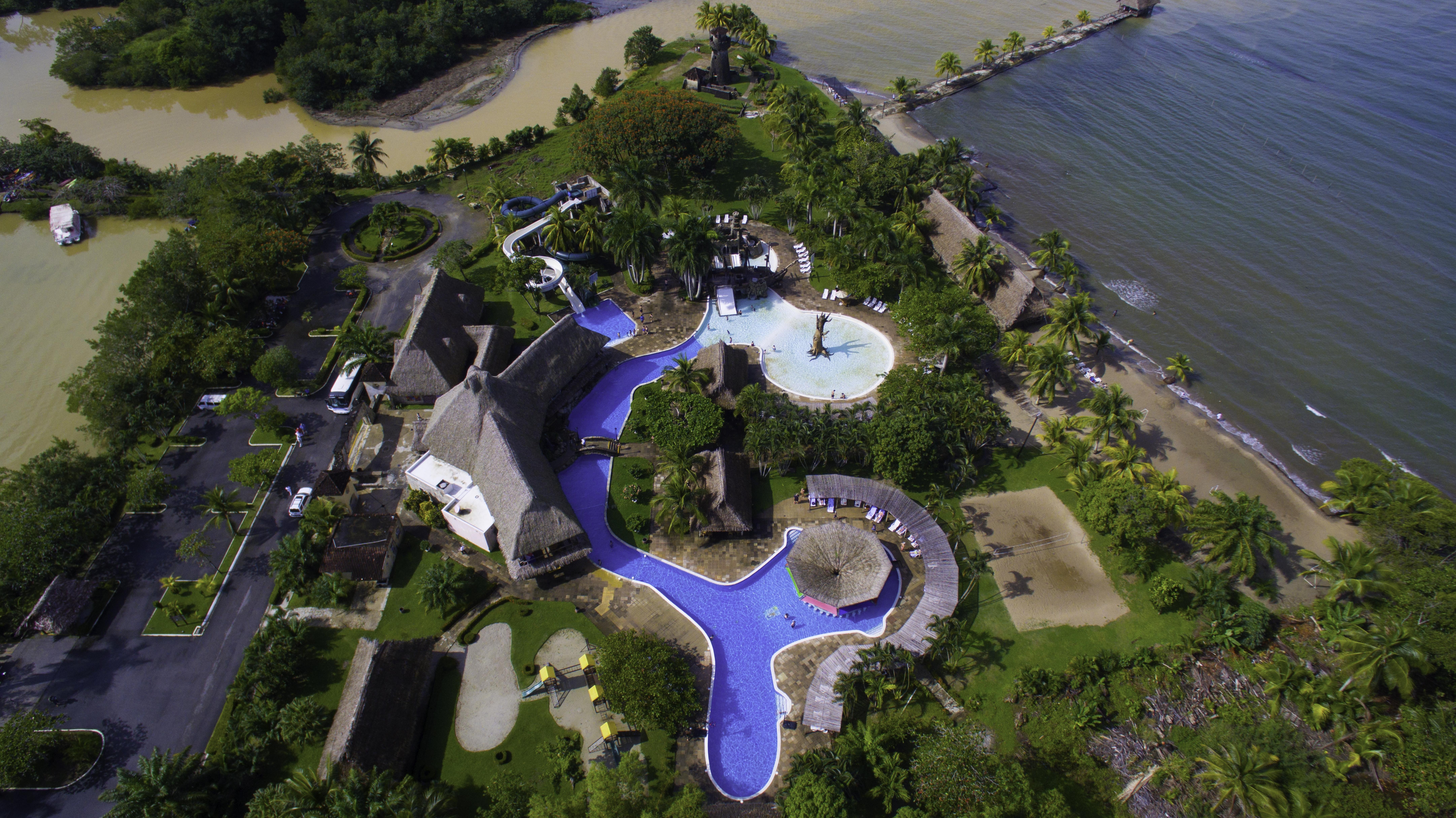 Amatique Bay Hotel Puerto Barrios Bagian luar foto