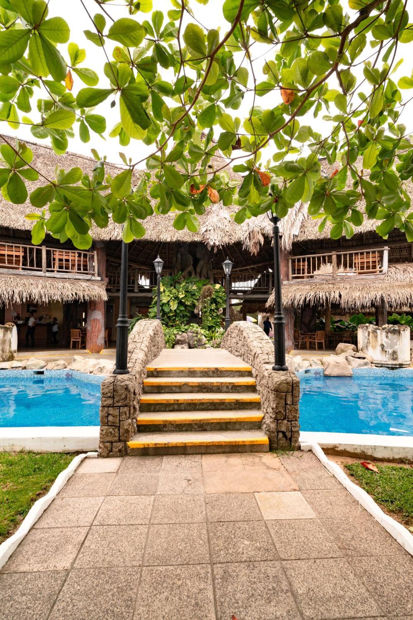 Amatique Bay Hotel Puerto Barrios Bagian luar foto