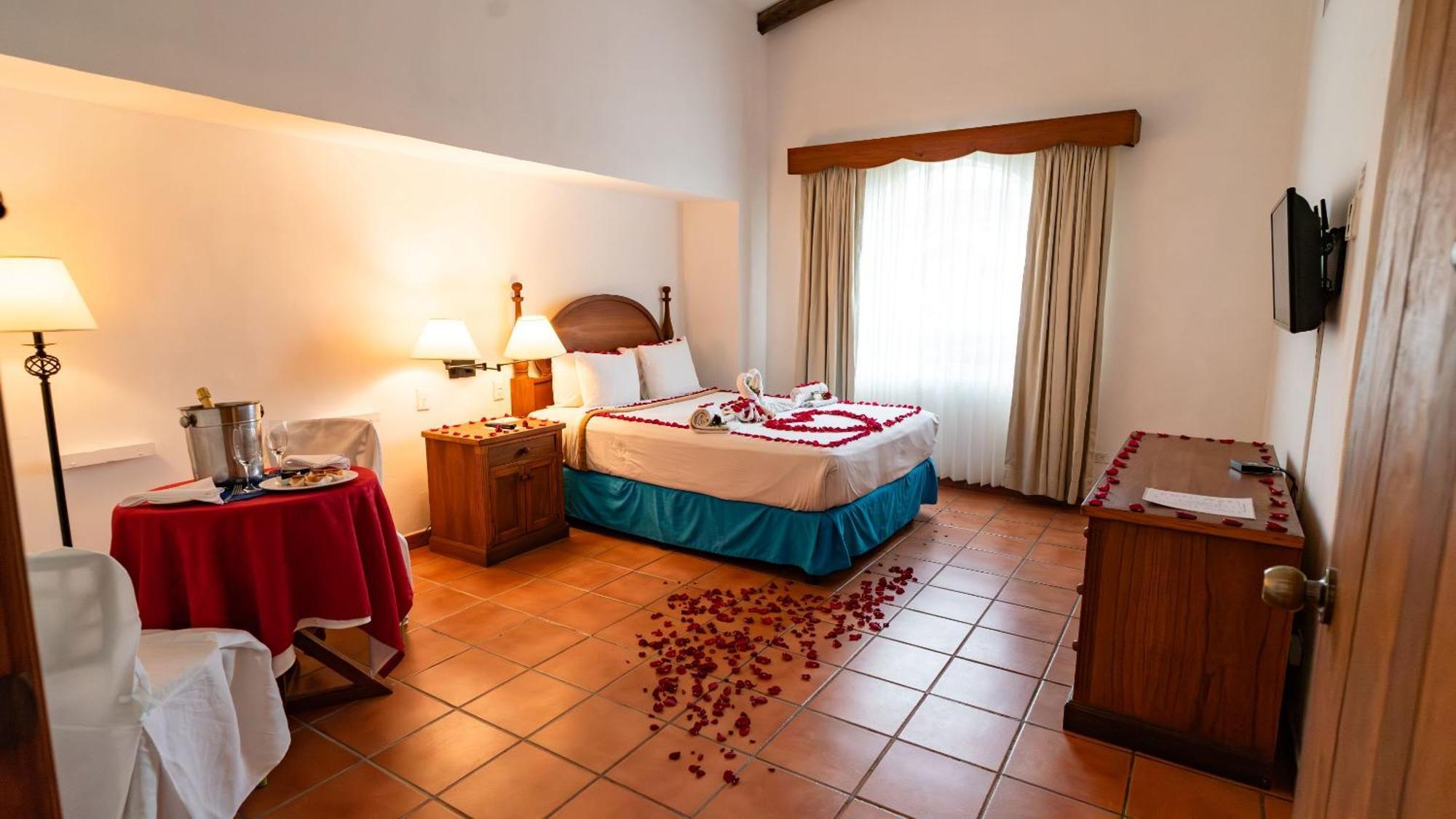Amatique Bay Hotel Puerto Barrios Bagian luar foto