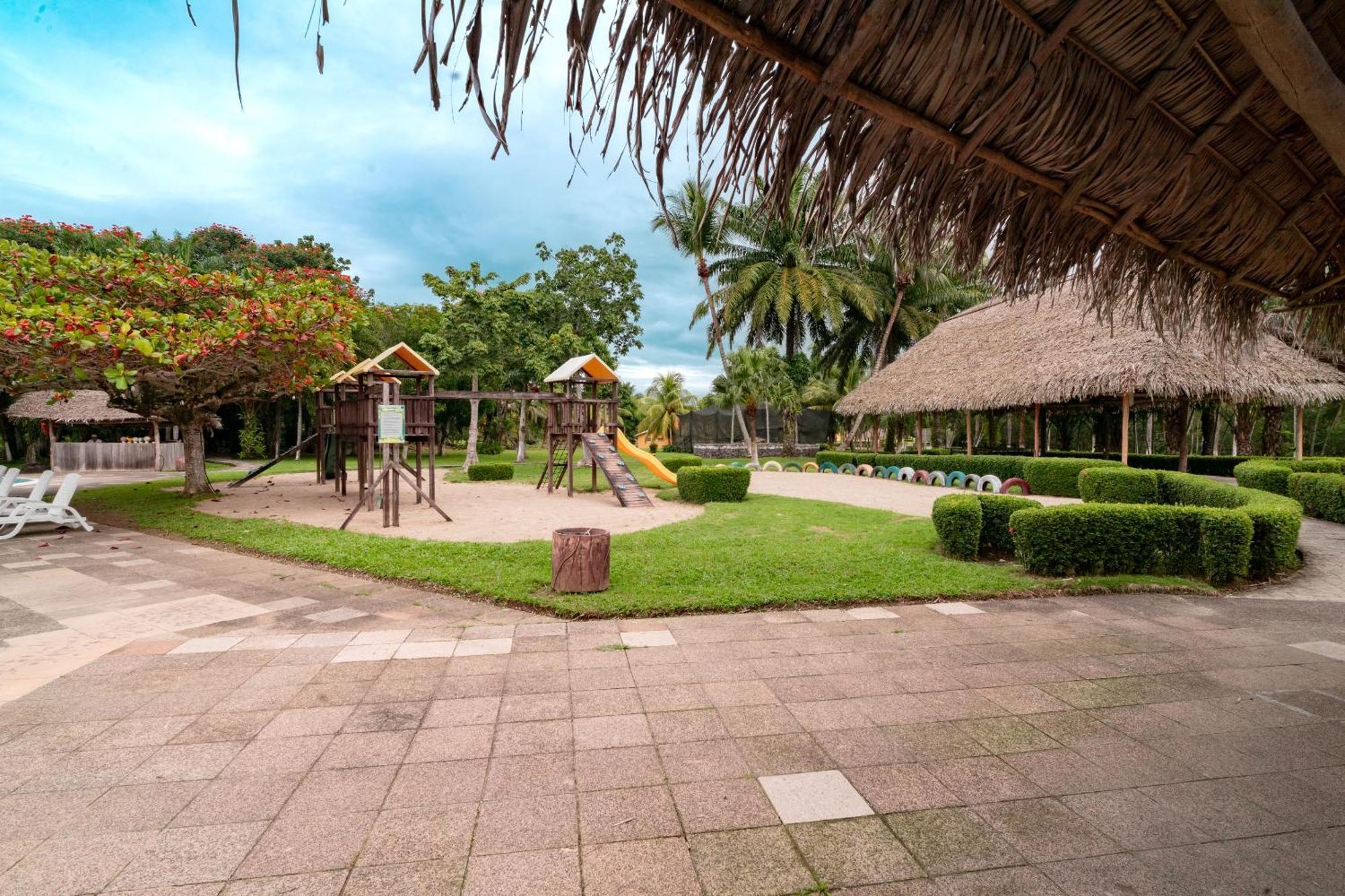Amatique Bay Hotel Puerto Barrios Bagian luar foto