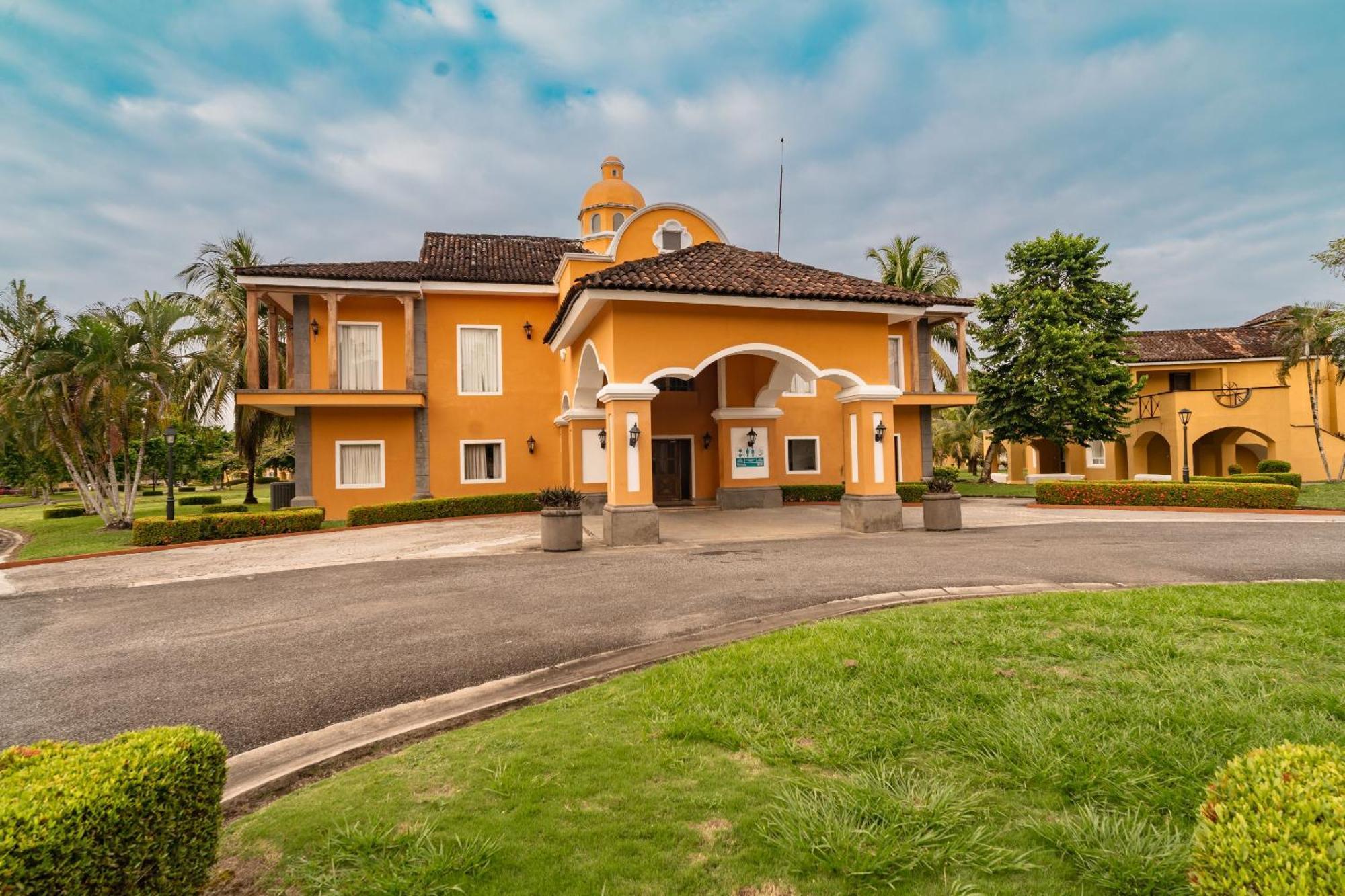 Amatique Bay Hotel Puerto Barrios Bagian luar foto